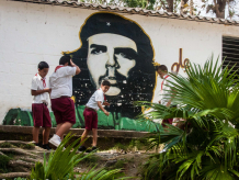 schoolboys with image of Che
